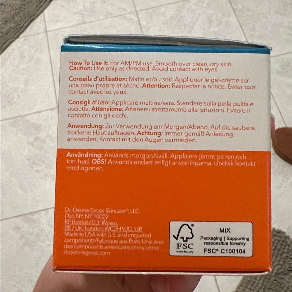 Dr. Dennis Gross Hyaluronic Marine Oil-Free Moisture Cushion - Picture 3 of 3
